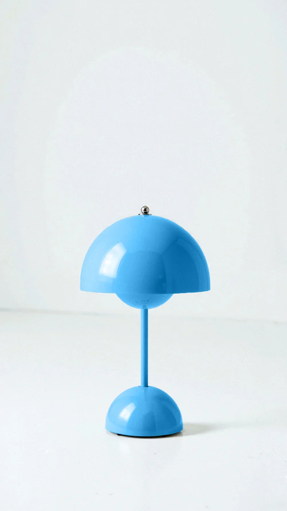 Blue cordless dome table lamp