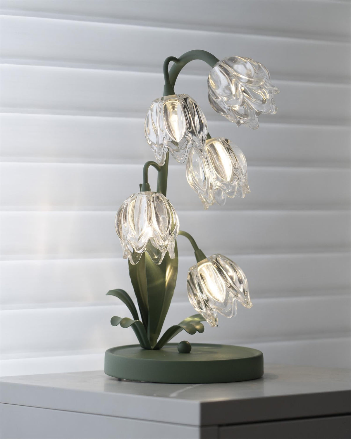 Lily-inspired glass table lamp with green metal stem 19