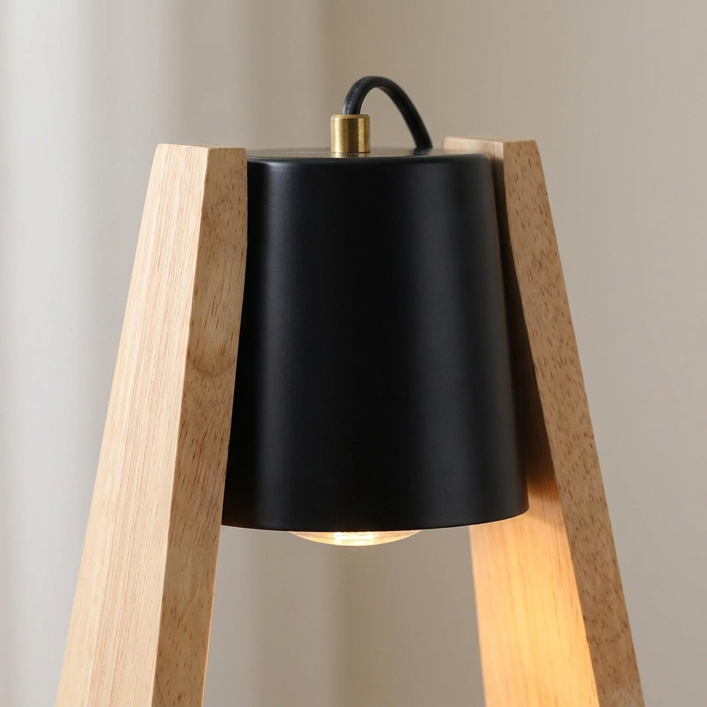Japanese-style candle warmer lamp detail