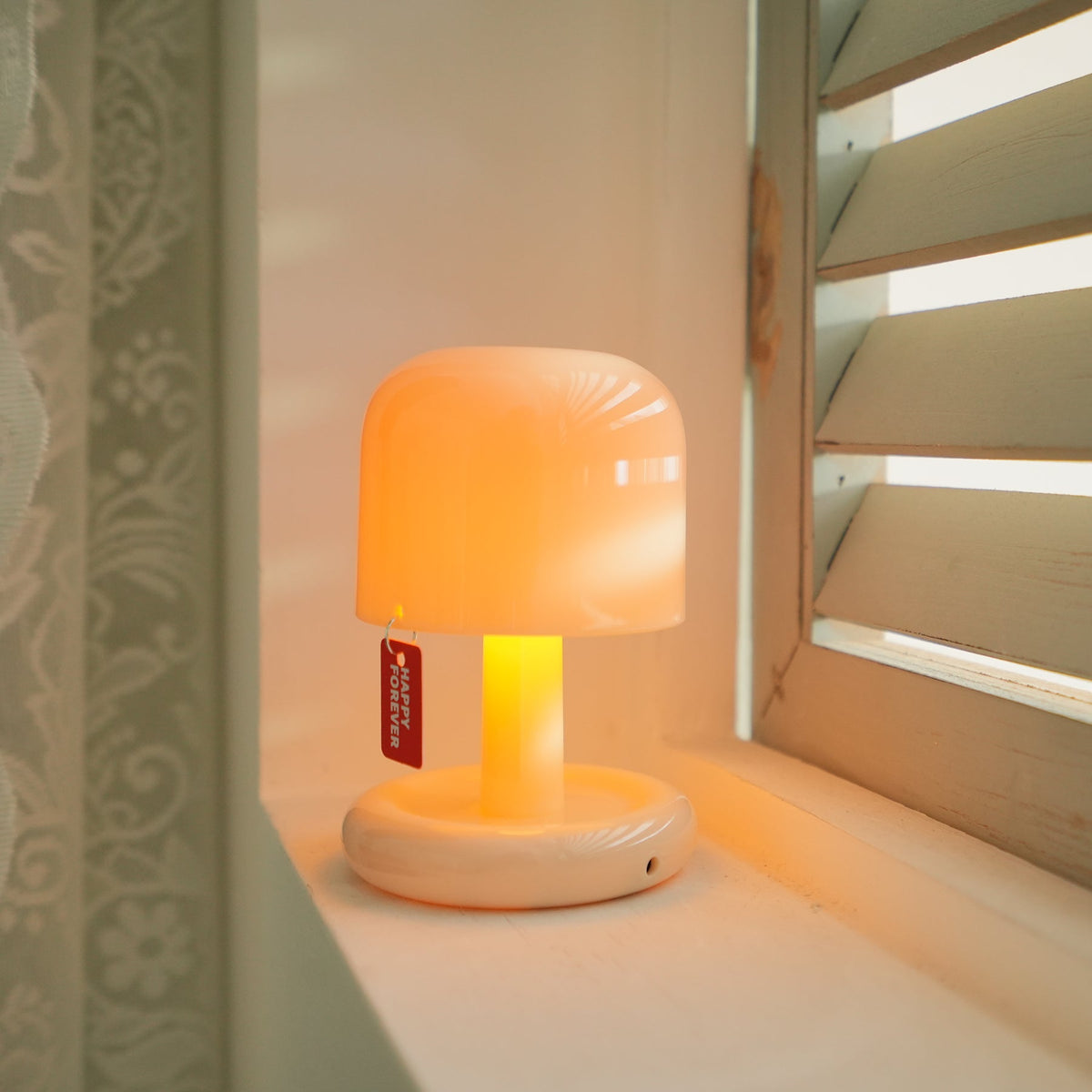 Mini mushroom table lamp with rounded base and warm LED glow 31
