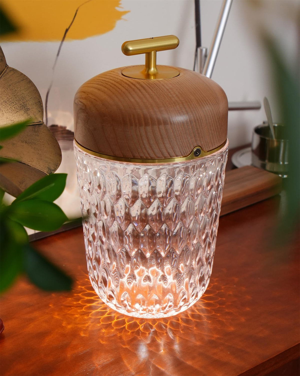 Faceted crystal glass table lamp with brown top and gold-tone carry handle 4