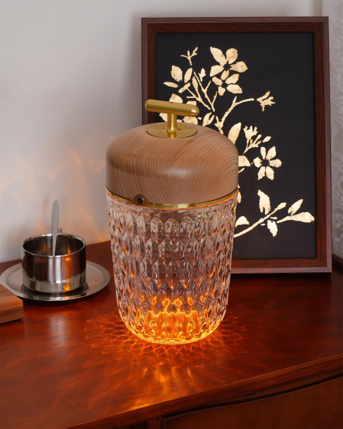 Faceted crystal glass table lamp with brown top and gold-tone carry handle 9